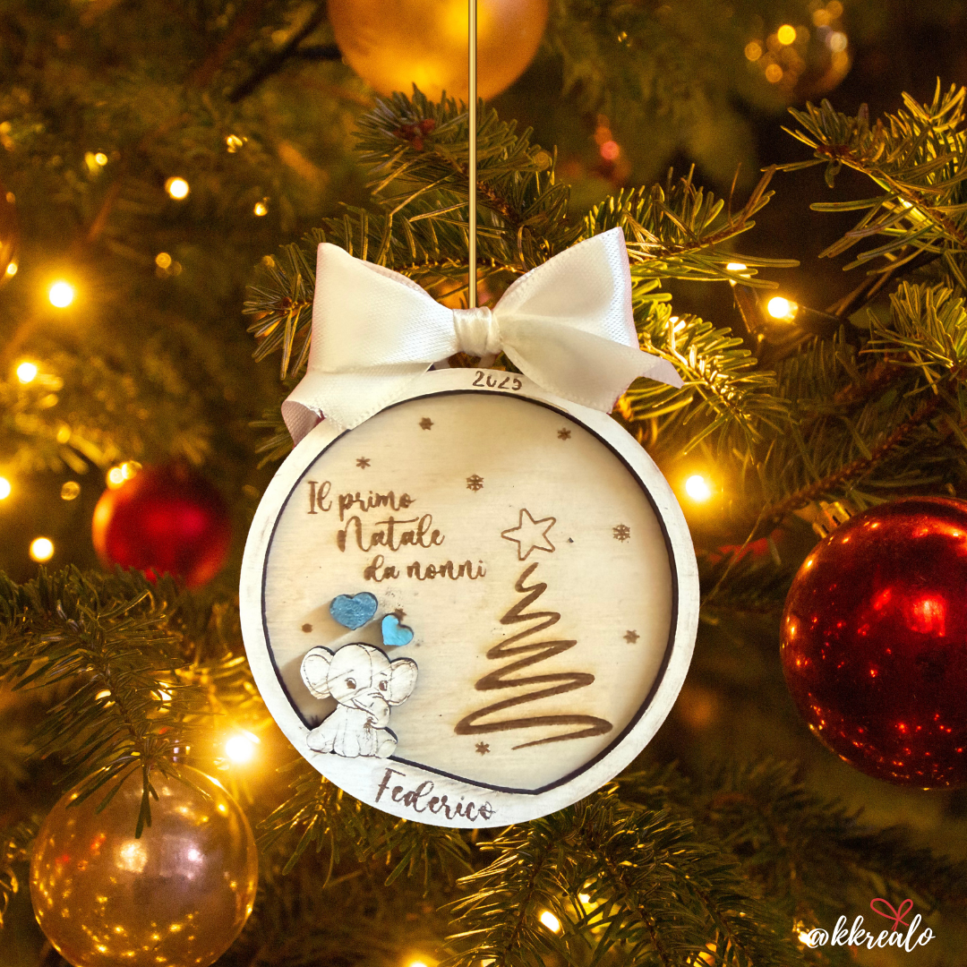 Pallina di natale in legno di betulla taglio laser - regalo ai nonni - personalizzabile